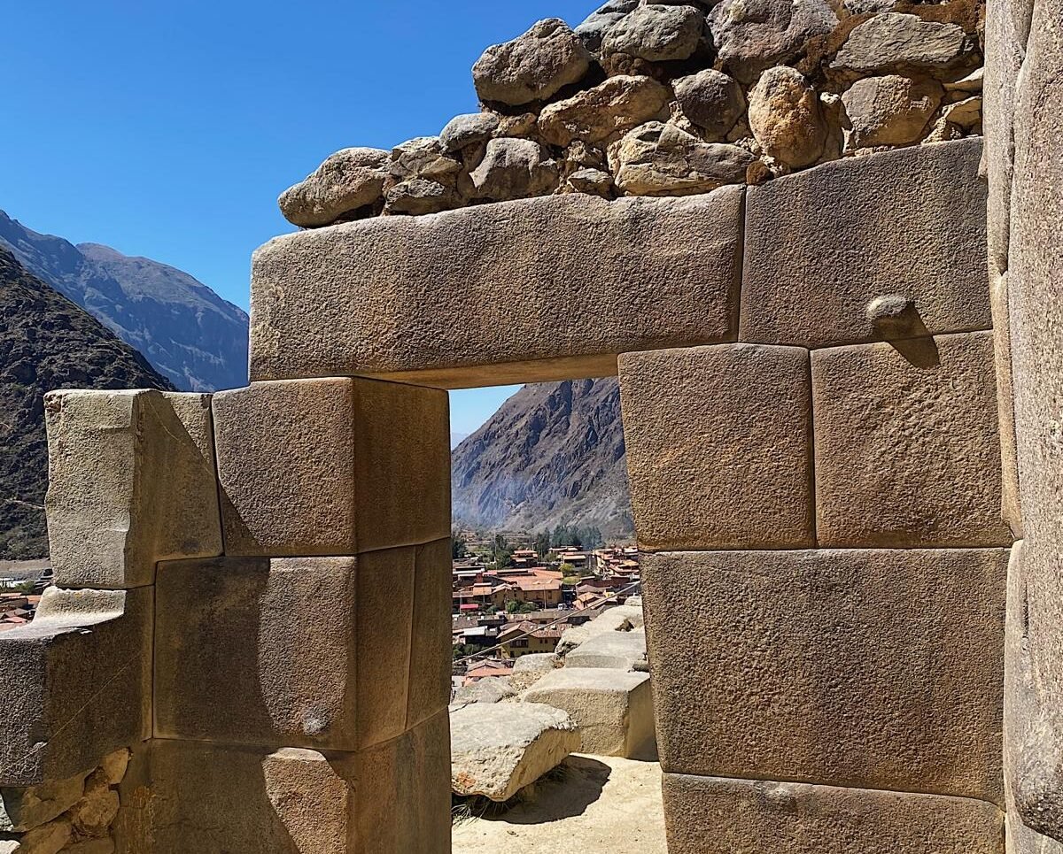 Discover Ollantaytambo! The last living Inca city